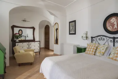 Estate4Home - Villa degli Dei Hotels in Nocelle