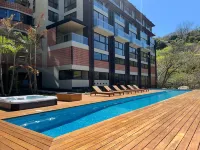 BEE Suites San José - Santa Ana - Pools