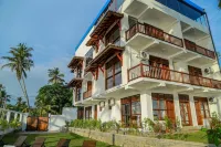 Top Secret Beach Hotel Отели рядом с достопримечательностью «Abayasekararamaya Temple»