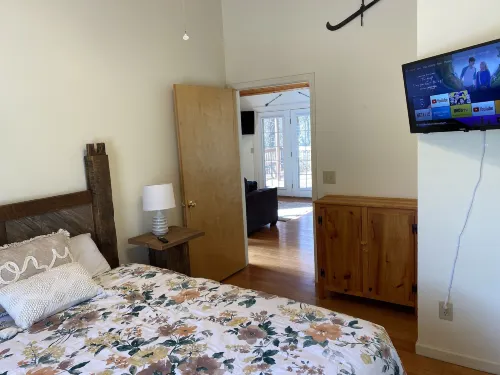 Gray's Place on Cosby Creek - 2 Bedrooms, 2 Baths, Sleeps 6 Home