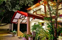 Aur Blanc Hotels in Peradeniya