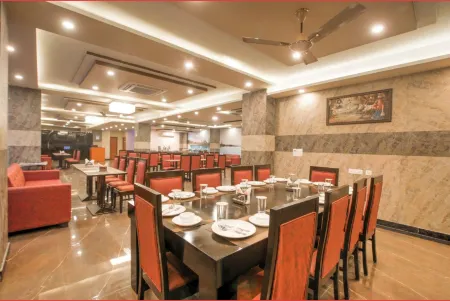 Kusum House Отели рядом с достопримечательностью «Knowledge Park II»