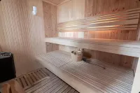 Joivy Stunning 5-Bed Boathouse on the River Thames - House Boats