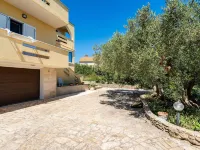 Apartment by the Sea and with Beautiful View, 2 Bedrooms, 4 Persons Hotels in Kali