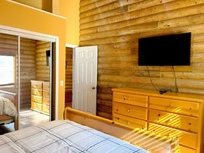 Log Cabin with a view in enchanting Simi Valley Hotels near Point Mugu Beach