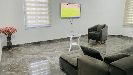 The Boaz Executive Place Отели рядом с достопримечательностью «Peace And Love Hospital»