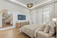 Luxurious Naples retreat!