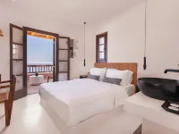 Akre Hotel Hotels near Portara