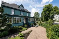 The August House - Inns