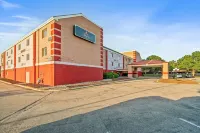 Coratel Plus Suites Wichita West Airport