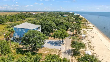 Pelican View Beach House - Private Beach!!