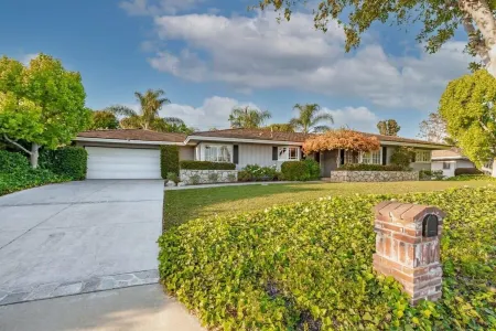 @ Marbella Lane - Serene Ranch Style Home w/Pool Отели рядом с достопримечательностью «Калифорния Стейт Юниверсити Фуллертон»