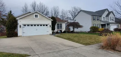 Comfy 4 BR Home in Westerville w\ Movie rm, Fenced yard, Large Deck w\ BBQ Grill