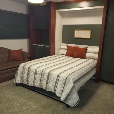 1 Mile From Ski Slope and Festivals - 125 Nightly Fee
