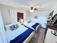 Family&Dog Friendly Home w/fenced yard 5min walk to town 7min drive to SPI Beach Hotels in Port Isabel