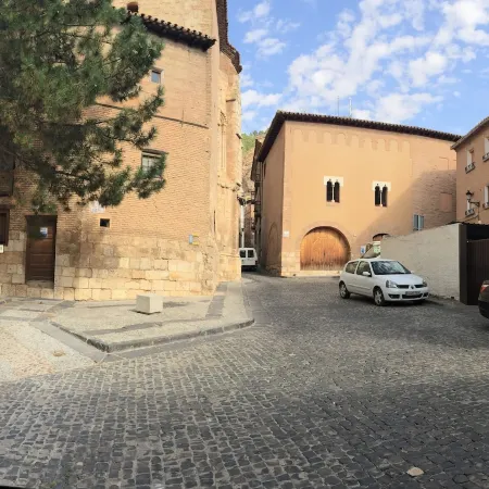 Hotel Cienbalcones