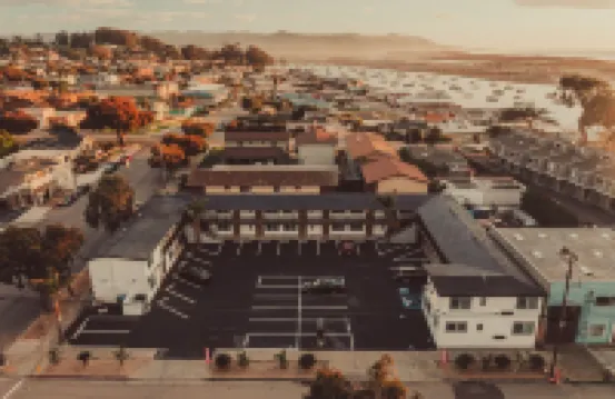 Blufftop Inn & Suites - Wharf/Restaurant District