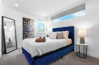 Spacious LoHi Home With Denver Skyline Rooftop Views