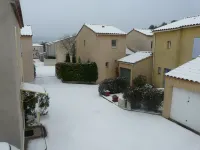 air-conditioned villa T3 garden terrace in holiday village pool 01/05 to30 / 09