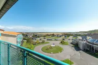 荷蘭海岸附近的公寓，帶法式陽台