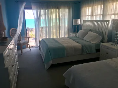 Oceanfront Exuma Retreat • 2Br/2.5BA • Secluded Beach • Deck • WiFi • AC!  호텔