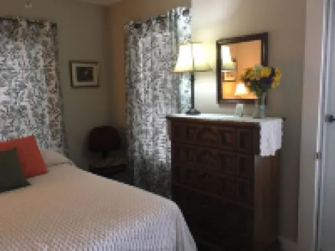 The Barta bungalow in Shiner Hotels in Shiner