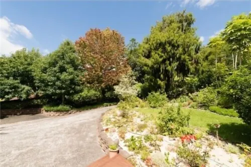 Waterfront Retreat with Inspirational Views Hotels in Russell