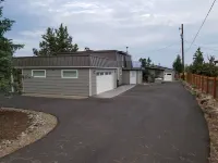 Quiet Tumalo House with Great Mountain Views 처치 오브 더 캐스케이즈 주변 호텔