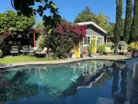 Petaluma Wine Country relaxing get away w/salt water pool/ spa close to downtown