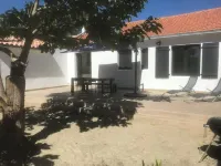 Maison 8 Personnes à 100 m de la Plage de la Clère Hotels in Noirmoutier En L'Ile