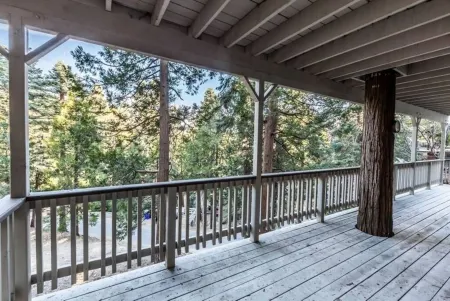 "A RETREAT CABIN PERFECT TO RELAX"