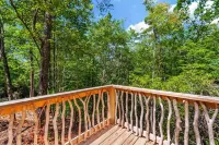 PRIVATE Tiny Cabin+90 acres of hiking+baby goats