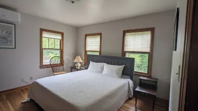 Waterfront home with spa access close to HITS/July 4th Activities