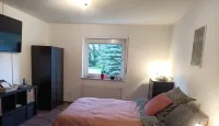 Vacation apartment - Weserbergland - own entrance - garden - fence - dogs possible