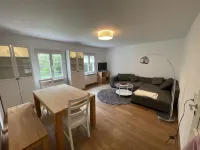 Ruhig und Idyllisch: Kleines Ferienhaus am Waldrand - S-bahn-nähe - Zentrumsnah