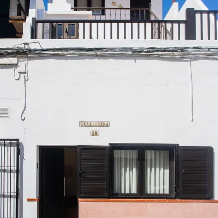 Casa Juana 50 meters from Playa del Reducto and Wifi