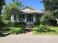 Beautifully decorated home one-half block from beach and a short walk to downtown Bay St. Louis. Hotels near Alice Moseley Folk Art Museum