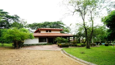 Quinta El Poblado Luxury Home near Jaco Beach
