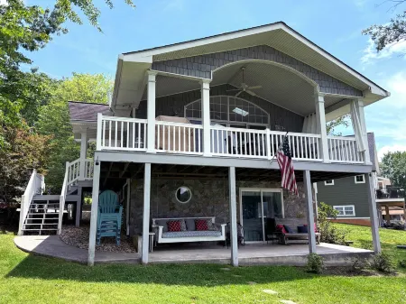 Penhook Hideaway at Smith Mountain Lake