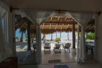 Beachfront Villa with pool & waterfall: Gorgeous sandy beach