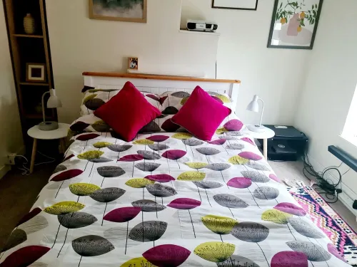 Charming Kintbury Cottage with lovely open fire-place & home cinema Hotel a Hungerford