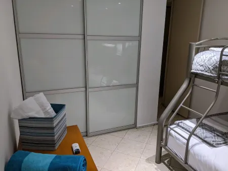 Oceanfront, Hear waves 24/7, 2 bedroom condo w full kitchen, Prime location