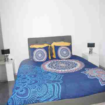 Newly renovated apartment in manor house, very close to town center Rooms