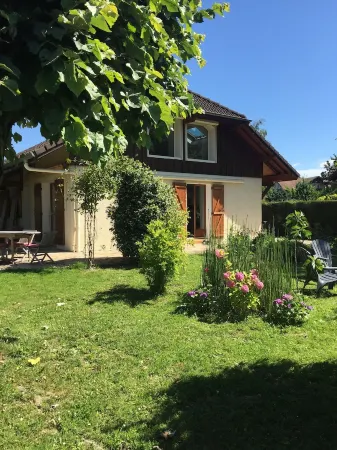 RARE: family house 400 m from the lake and 20 km from the Revard slopes Отели в г. Экс-ле-Бен