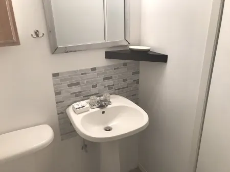 Spacious one bedroom suite