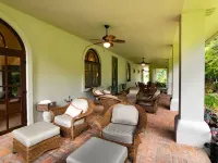 Boquete Luxury: Chic & Serene Home, Walk to Town & Amenities - 4-Star