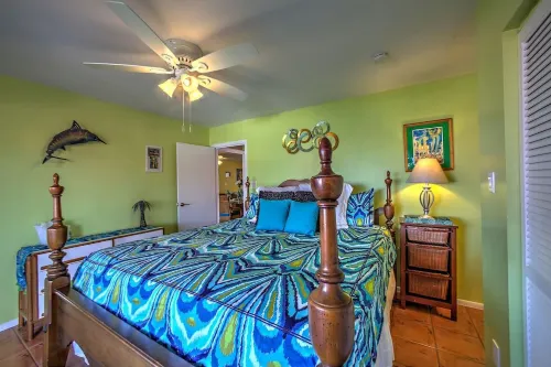 Gorgeous Condo With Heavenly Harbor And Ocean Views, And Close To Everything!