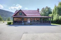 Blue Owl Villa - at Owl 's Head Mountain and minutes to the beach