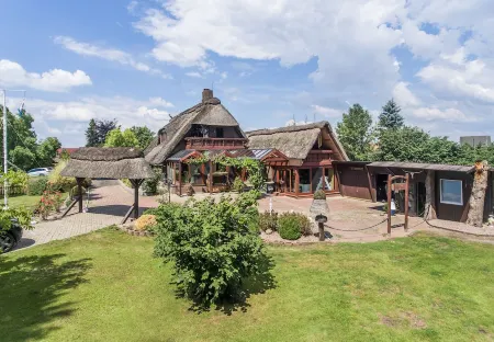 Holiday on the "Eulenhof" directly on the Este in the old country Отели в г. Йорк