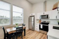 Squeaky clean brand new 2 bedroom close to major routes.